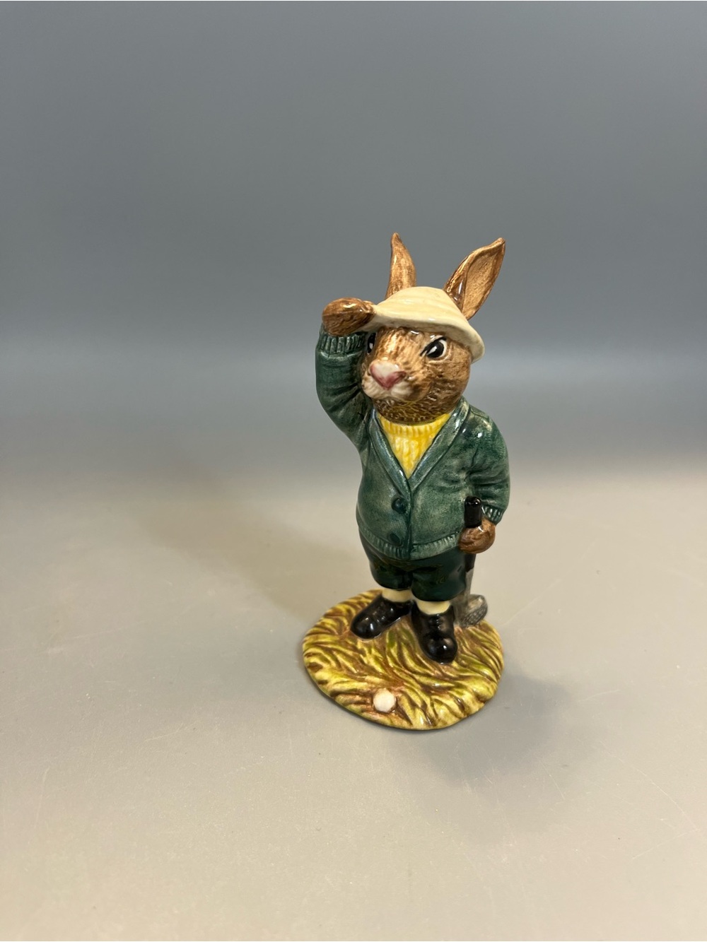 Royal Doulton England Bogey Bunnykins DB32 Golf Rabbit Figurine 1984 4” tall